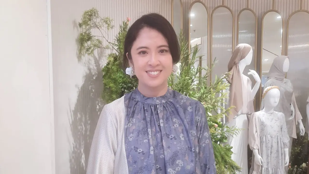 Desainer Nadya Karina.