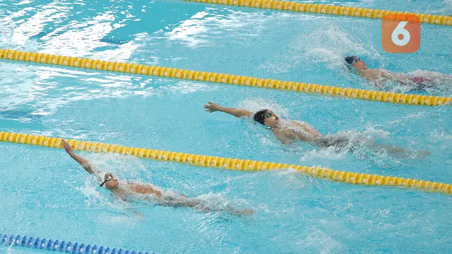 Foto: Aksi Perenang Muda di Hari Pertama Indonesia Open Aquatic Championships (IOAC) 2025
