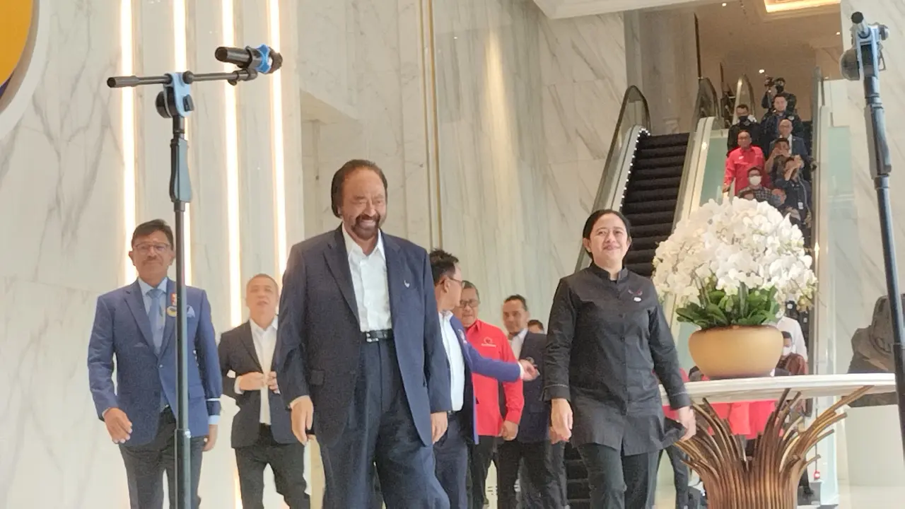 PDIP menanggapi pernyataan Ketua Umum Partai Nasdem Surya Paloh yang mengatakan bahwa revolusi mental yang menjadi gagasan Presiden Joko Widodo (Jokowi) tak berjalan dengan baik. Itulah top 3 news hari ini.