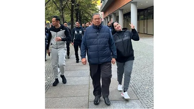 6 Potret Kegiatan Annisa Pohan Ketika di Jerman, Temui Langsung Bunda Corla