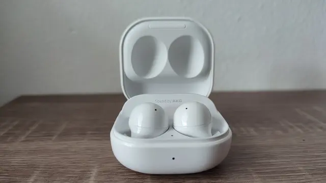 Samsung Galaxy Buds2 (Liputan6.com/Giovani Dio Prasasti)