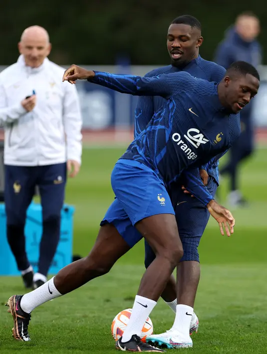 Skuad Les Blues dipersiapkan untuk menjalani dua laga pembuka di Grup B. (Photo by FRANCK FIFE / AFP)
