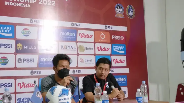 Pelatih Thailand U-16, Pipob Omno