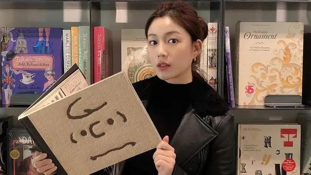 Pesona Lee Da In, Calon Istri Lee Seung Gi yang Menjadi Sorotan