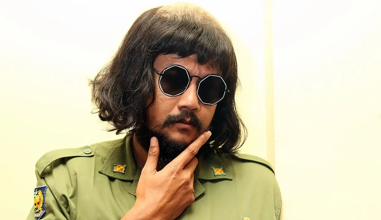 Saat hadir di Comic Con Indonesia 2017, JCC Senayan, Jakarta, Sabtu (28/10) mengaku banyak tantangan yang harus dihadapi. Memakai rambut palsu dan prostetic sehingga terkesan memiliki kepala botak sebagian dan perut gendut. (Bambang E Ros/Bintang.com)