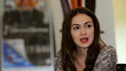 Mantan VJ MTV, Rianti Cartwright tetap terlihat cantik dengan make up minimalis yang menghias wajahnya saat ditemui di kawasan Jakarta barat, Rabu, (6/5/2015). (Liputan6.com/Faisal R Syam)