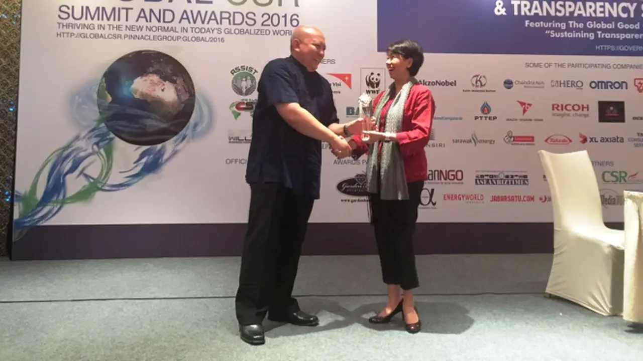 XL Raih Best CSR dan Best CFO