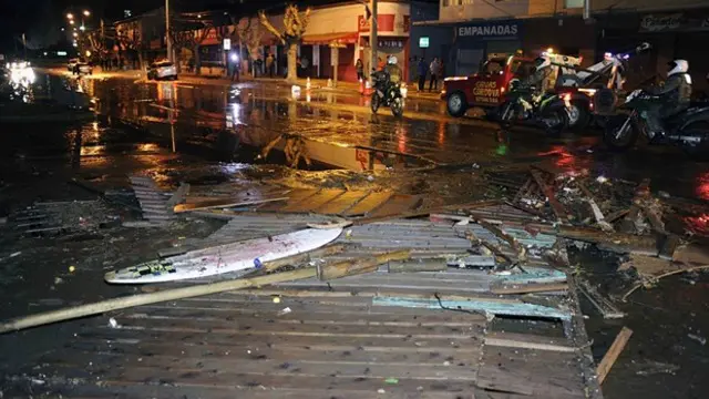 Sejak Rabu 16 September 2015 waktu setempat, Chile diguncang gempa yang mengakibatkan tiga orang meninggal dunia dan 10 mengalami luka serius.