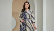 7 Model Atasan Batik Wanita Elegan, Tampil Modern dan Tidak Terlihat Tua