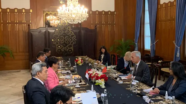 Pertemuan bilateral antara Menteri Luar Negeri RI Retno Marsudi dan Menteri Luar Negeri Portugal João Gomes Cravinho di Gedung Pancasila, Senin (24/7/2023). (Liputan6/Benedikta Miranti)