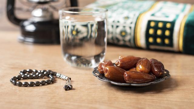 Manfaat Air Rendaman Kurma