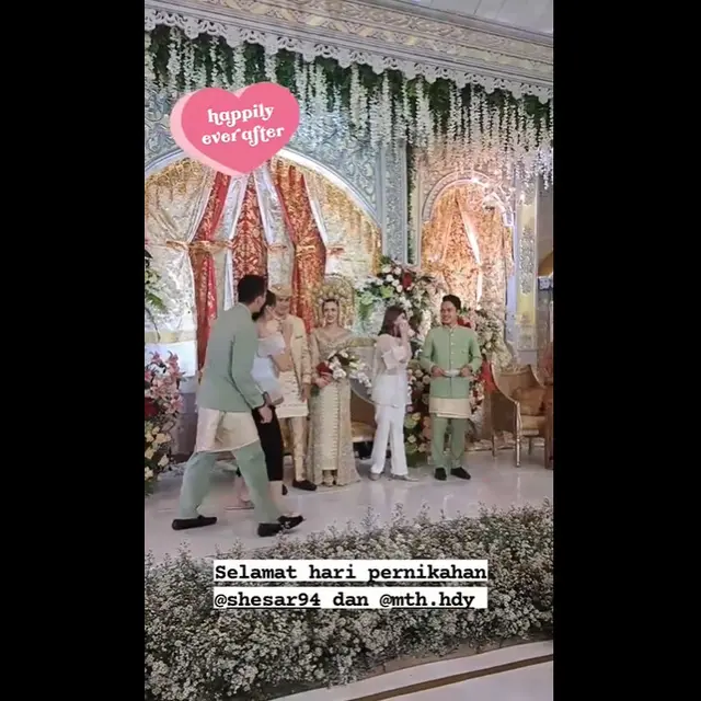 6 Momen Pernikahan Pebulutangkis Shesar Hiren Rhustavito dan Mitha Hardiyanti