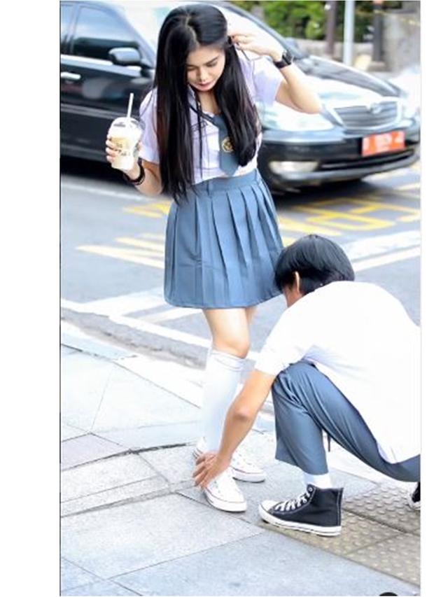 Terpaut 19 Tahun, Ini 6 Potret Epy Kusnandar dan Istri Pakai Seragam SMA