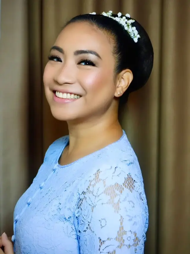 Pesona Rahayu Saraswati dalam Balutan Kebaya: Elegansi Keponakan Presiden Prabowo Subianto yang Dilantik Jadi Pengurus Kadin