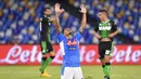 Pemain Napoli, Allan Marques, merayakan gol ke gawang Sassuolo pada laga Serie A di Stadion San Paolo Sabtu (25/7/2020). Napoli menang 2-0 atas Sassuolo. (Cafaro/LaPresse via AP)