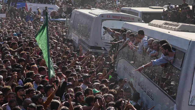 Sukacita Ribuan Warga Palestina Sambut Pembebasan Tahanan di Gaza
