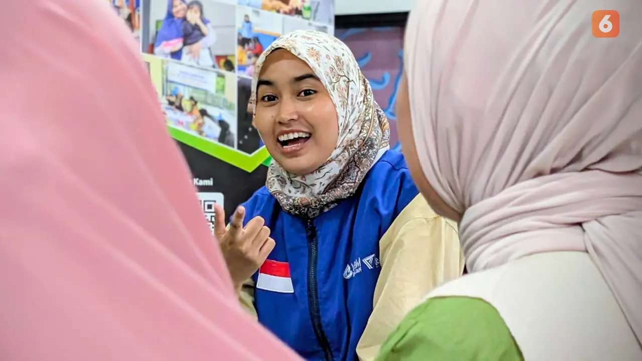 Bidan Lembaga Kesehatan Cuma-Cuma (LKC), Rifa Sholeha