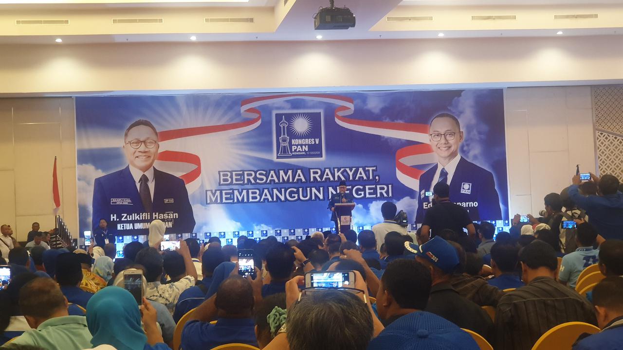 Zulkifi Hasan menutup Kongres PAN di Kendari