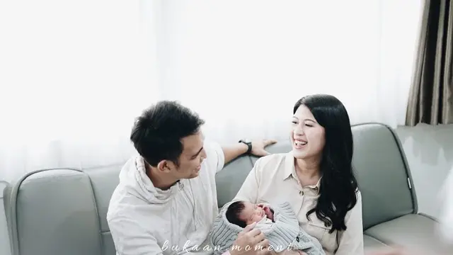 6 Potret Naga dan Istri Bersama Buah Hati yang Dinanti 8 Tahun, Buat Lagu Untuknya