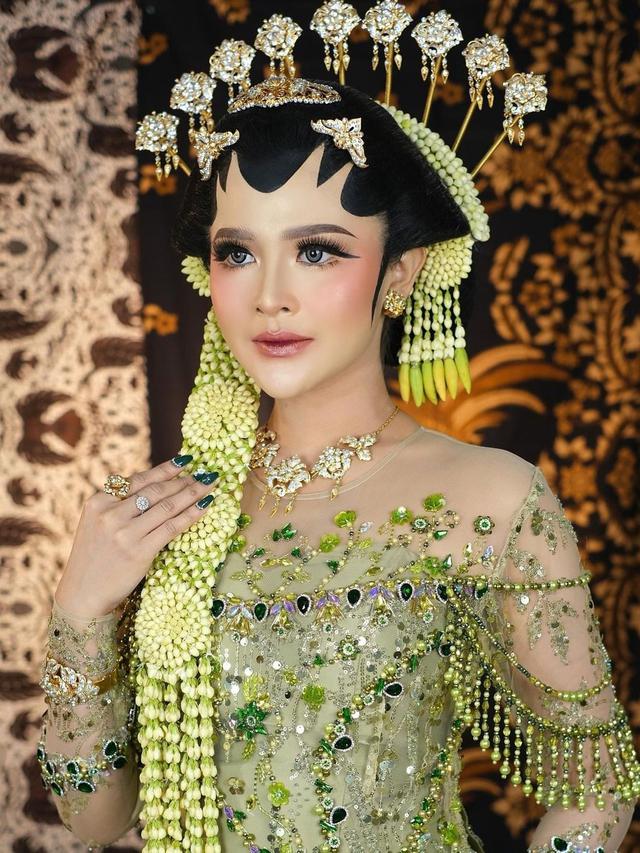 6 Potret Bella Bonita Dandan Bak Pengantin, Ramai Isu Segera Dinikahi Denny Caknan