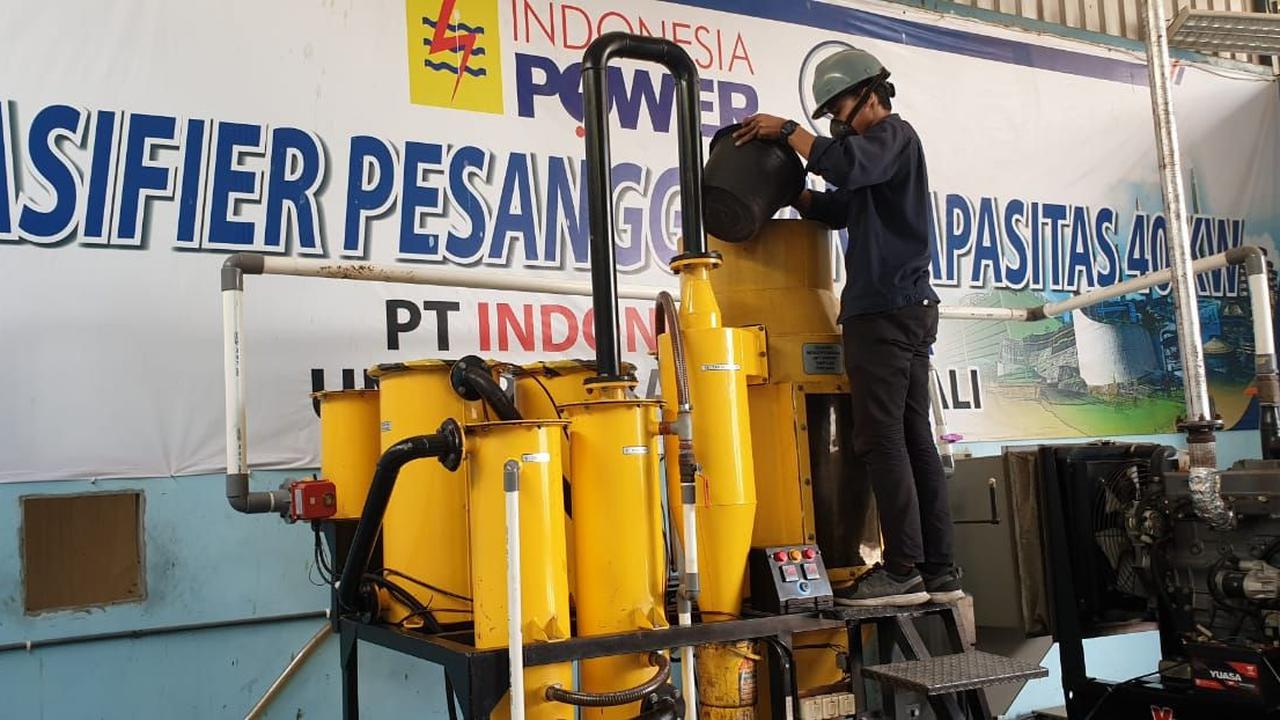 PT PLN (Persero) melalui anak usahanya, PT Indonesia Power Unit Pembangkitan (UP) Bali, mengolah limbah sampah menjadi bahan bakar untuk pembangkit listrik. Langkah ini untuk membantu mengurangi sampah di Kabupaten Klungkung, Bali.