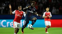 Pelatih Manchester United, Jose Mourinho, sedang mencari tambahan pemain bertahan. Mou menilai bahwa lini pertahanan MU belum solid. Serge Aurier dianggap kandidat yang paling tepat. (AFP/Miguel Medina)