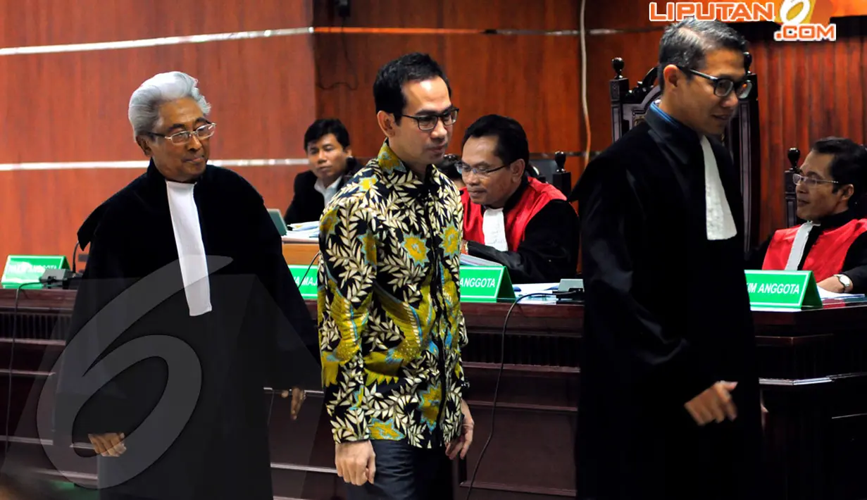 Tubagus Chaeri Wardhana alias Wawan tampak lemas usai menjalani sidang gelar di Pengadilan Tipikor Jakarta, Kamis (10/4/2014) (Liputan6.com/Faisal R Syam).