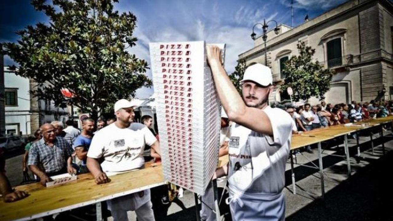 Pecahkan Rekor Dunia, Puluhan Koki Panggang 5.836 Pizza