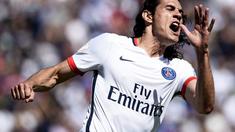 Edinson Cavani merayakan gol yang dicetaknya. Paris Saint-Germain menjadi juara Piala Super Prancis 2015 setelah mengalahkan Olympique Lyon dengan skor 2-0 di Stadion Stade Saputo, Montreal, Minggu (2/8/2015) dini hari WIB. (AFP Photo/Franck Fife)