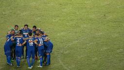 Para pemain Calcio Legend bersiap jelang laga persahabatan melawan Primavera Baretti di SUGBK, Jakarta, Sabtu (21/5/2016). (Bola.com/Vitalis Yogi Trisna)