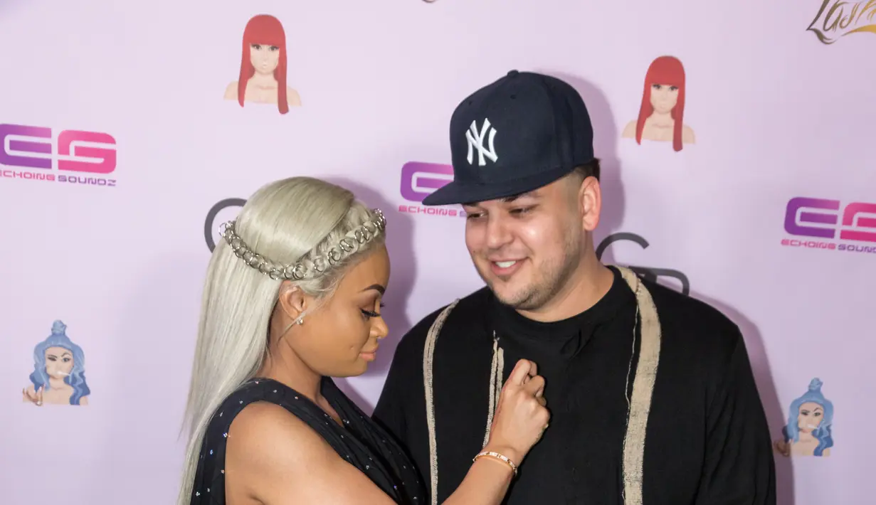 Belum lama mengumumkan kehamilannya, Rob Kardashian dan Blac Chyna, mengadakan acara ‘Baby Shower’ pada Minggu (2/10) untuk menyambut kelahiran buah hati mereka. (AFP/Bintang.com)