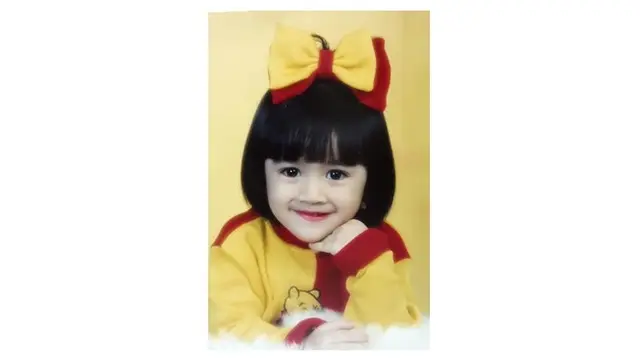 6 Potret Masa Kecil Febby Rastanty, Imut dan Menggemaskan