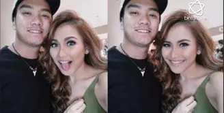 Ayu Ting Ting jadi perbincangan netter lagi-lagi karena seorang lelaki, tetapi lelaku itu bukan lagi Raffi Ahmad.