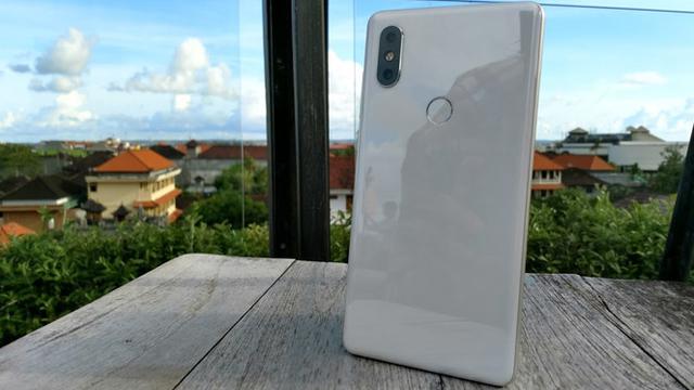 Xiaomi Mi MIX 2S. Liputan6.com/Yuslianson