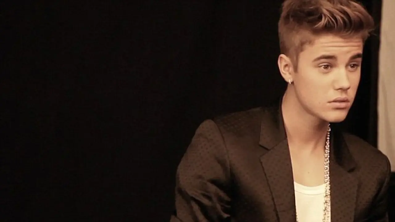 Tampang Memelas Bieber di Iklan Parfum Barunya