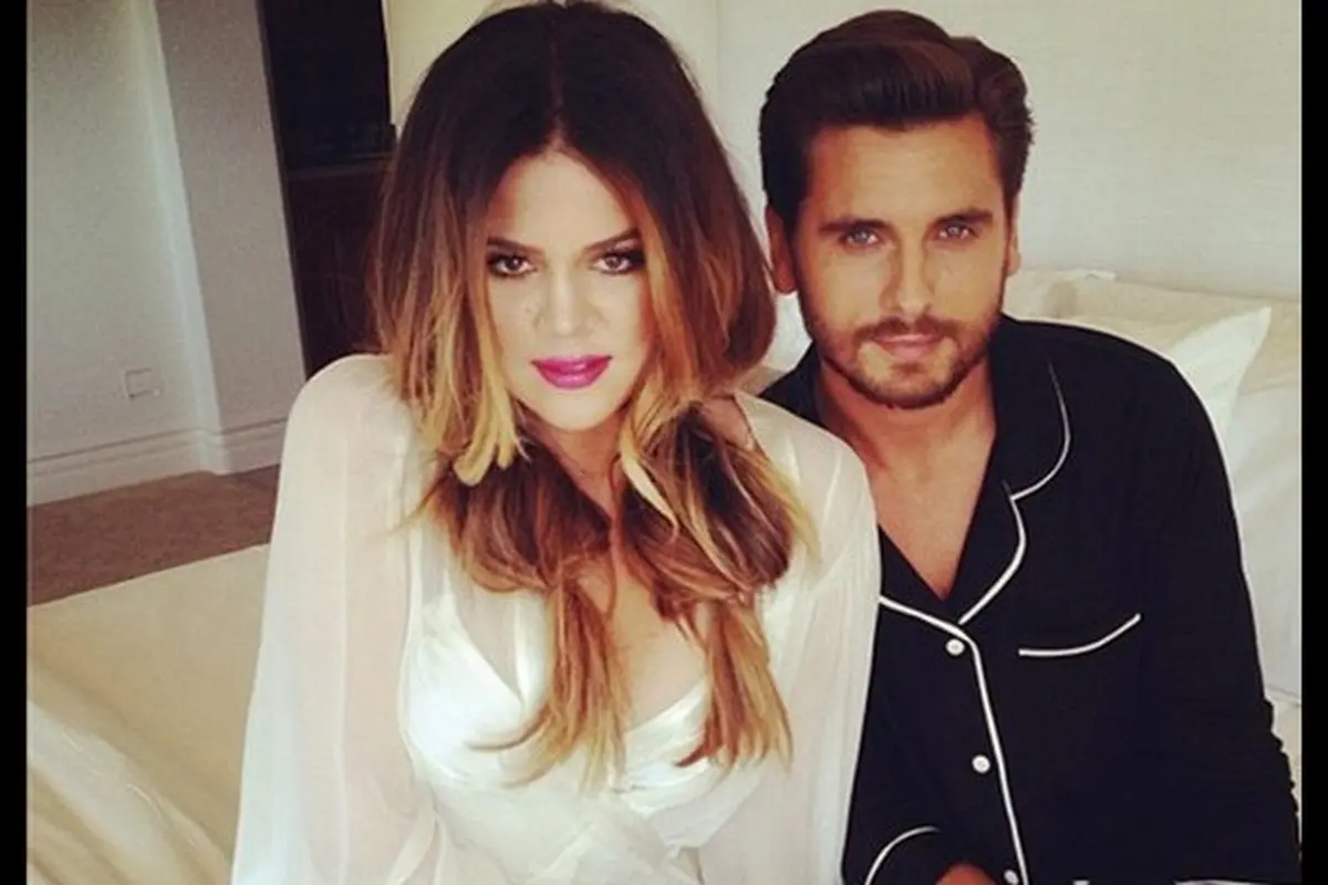 Scott Disick Tinggal Bareng dengan Khloe Kardashian