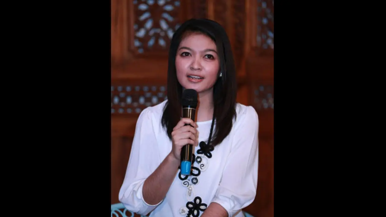 Gaya Berpakaian Selvi Ananda, Calon Menantu Jokowi