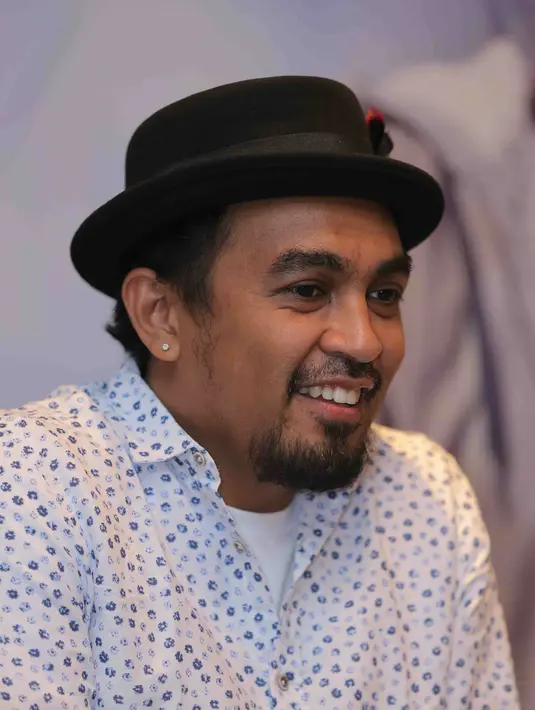 "Ini catatan penting buat saya. Patut dirayakan perjalanan 30 tahun Ruth Sahanaya. Bagaimana memberikan inspirasi yang saya bagi kepada semuanya. Bahwa saya gak mau momen saya dengan Ruth Sahanaya ini terpisah," tuturnya. (Andy Masela/Bintang.com)