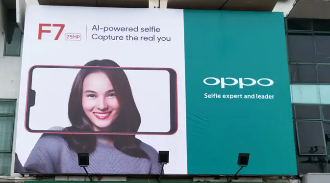 Penampakan Oppo F7 di billboard. (Doc: Istimewa)