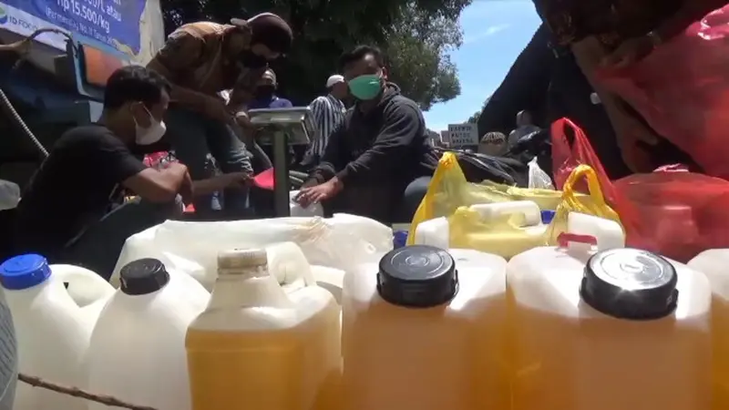 Gaduh Penyaluran Minyak Goreng Curah di Pasar Tradisional Kota Malang