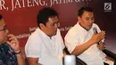 Politisi Partai Keadilan Sejahtera, Mardani Ali Sera (kanan) memberikan paparan pada survei elektabilitas Cagub dan Cawagub Pilkada 2018 di empat provinsi oleh Roda Tiga Konsultan (RTK) di Jakarta, Jumat, (22/6). (Liputan6.com/Fery Pradolo)