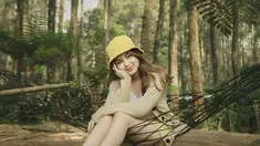 Icha Nabilah awalnya dikenal sebagai seorang selebgram. Namun kini namanya pun kian naik saat ia terjun dalam dunia hiburan sebagai pemain sinetron. Ia pun memerankan Shiren dalam Kisah Cinta Anak Tiri. (Liputan6.com/IG/@ichanabilahh)