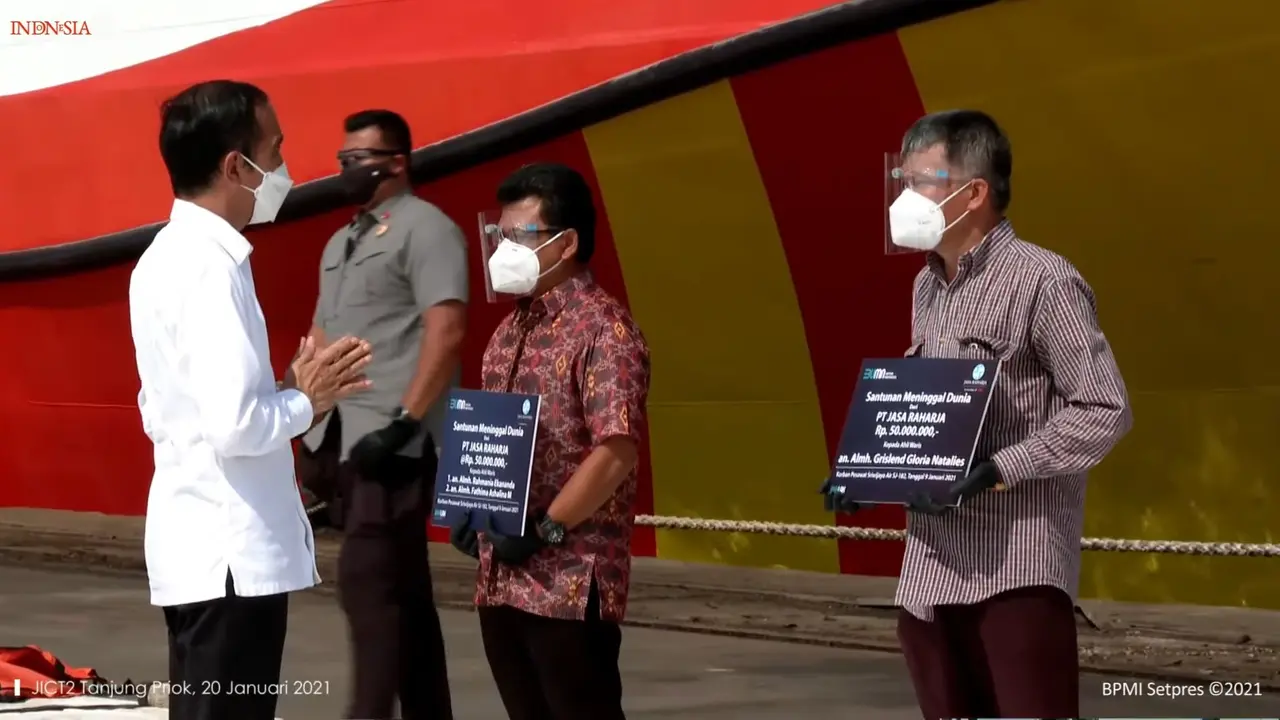 Presiden Jokowi meninjau evakuasi Sriwijaya Air SJ 182 di JICT