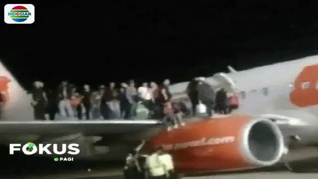 Detik-Detik Penumpang Lion Air Panik Keluar Pesawat Usai Dengar Isu Bom
