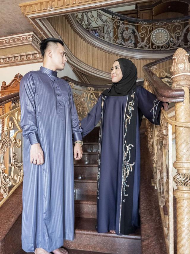 6 Potret Muzdalifah dan Fadel Islami Kompakan Pakai Gamis Ini Curi Perhatian