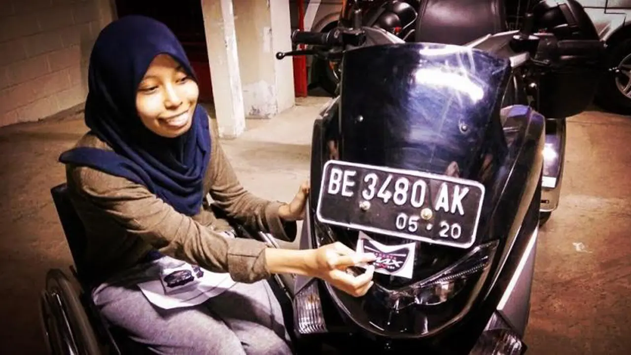 Keterbatasan Fisik Tak Halangi Echi Menjadi Lady Biker