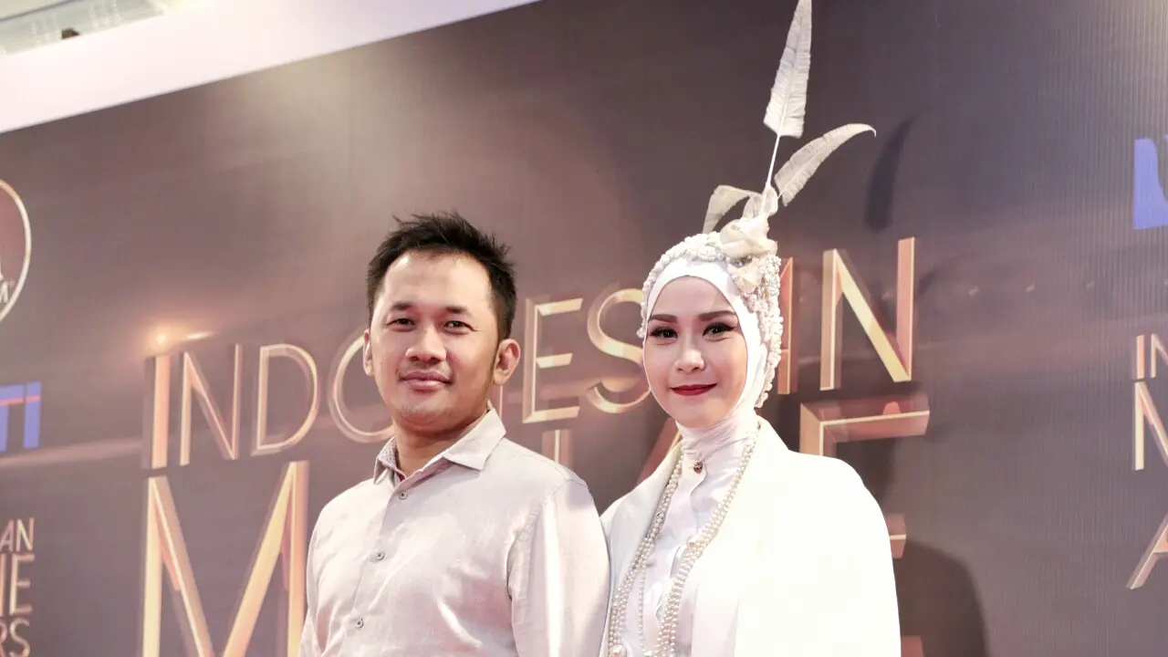 Hanung Bramantyo dan Zaskia Adya Mecca