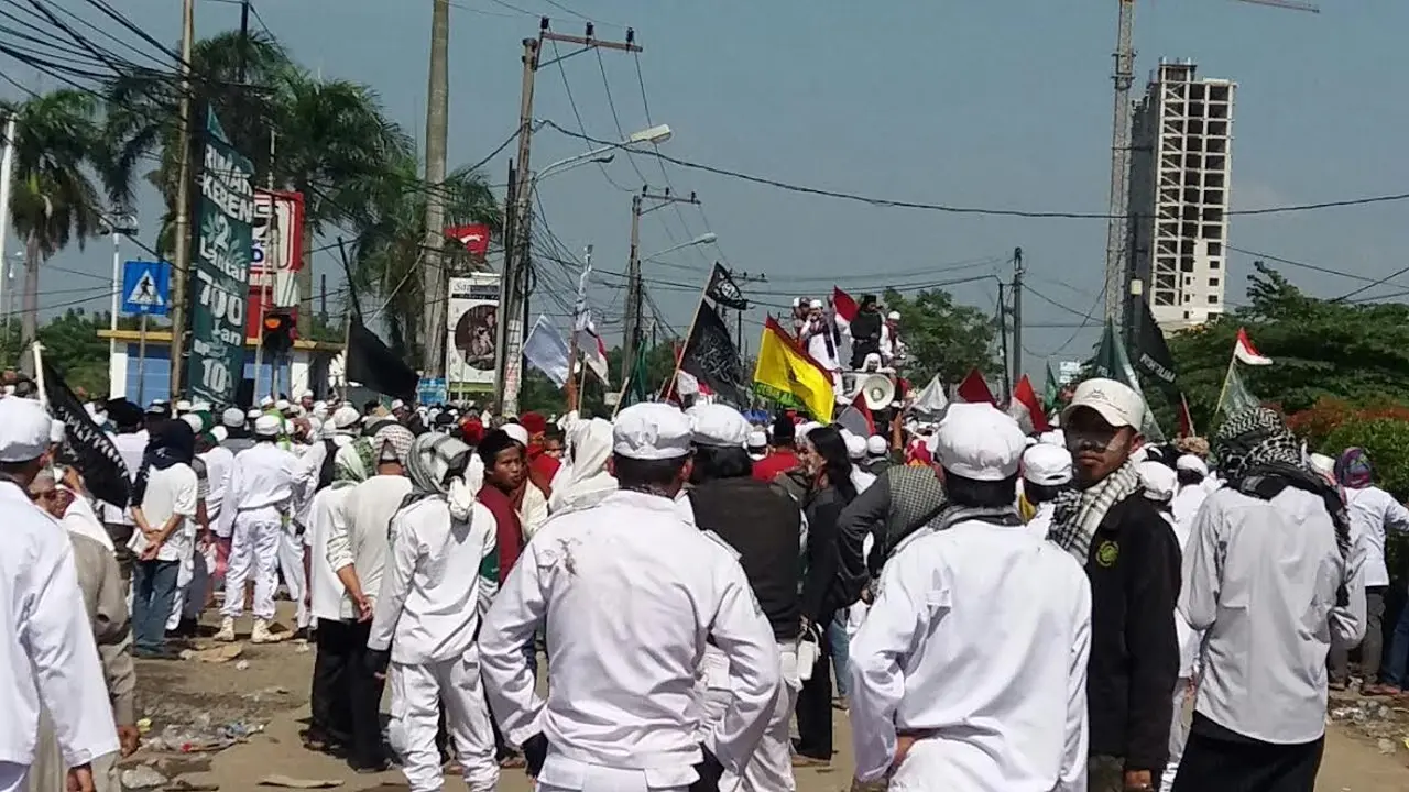 Demo gereja Santa Clara