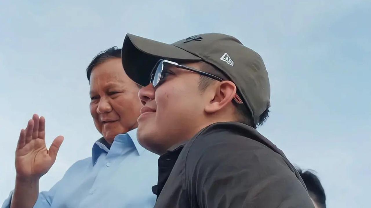 Potret Mayor Teddy bersama Prabowo Subianto