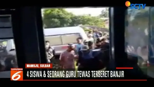 Sebelum kejadian guru dan keempat siswanya terserat arus sungai, saat itu mereka sedang asyik bemain dan berfoto bersama.